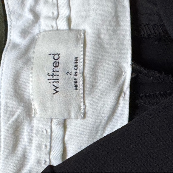 Wilfred Black and White Garment - Picture 2 of 3